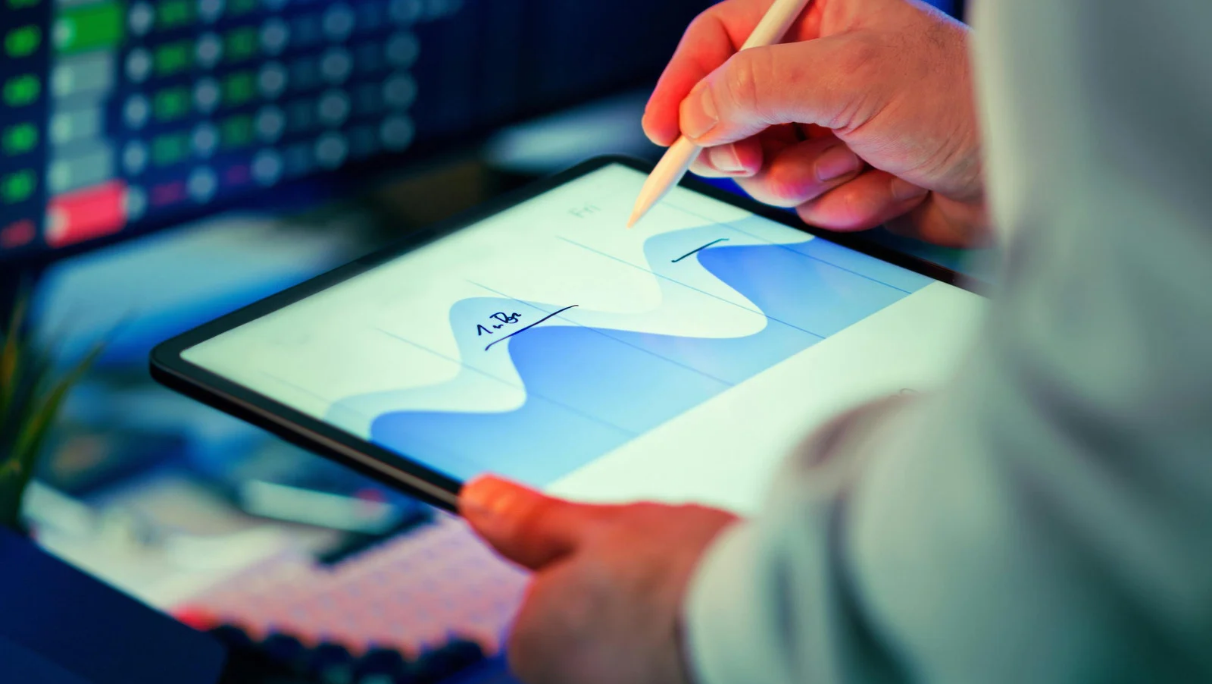 Centralized Monitoring for Faster Decision-Making in Clinical Trials